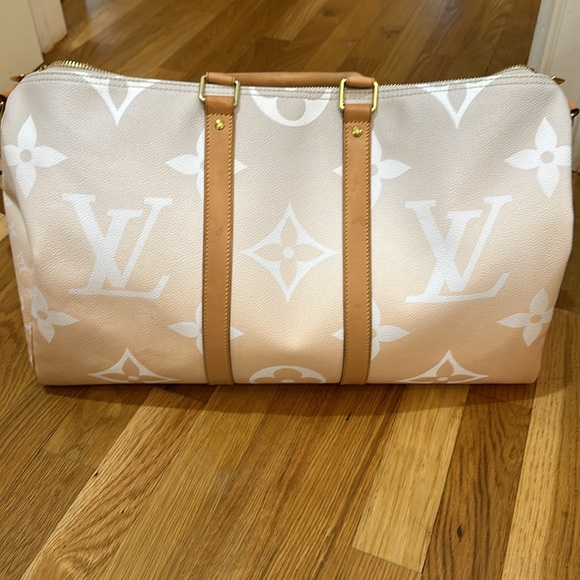 Authentic Louis Vuitton Keepall Bandouliere Gradient Pastel - Picture 3 of 16